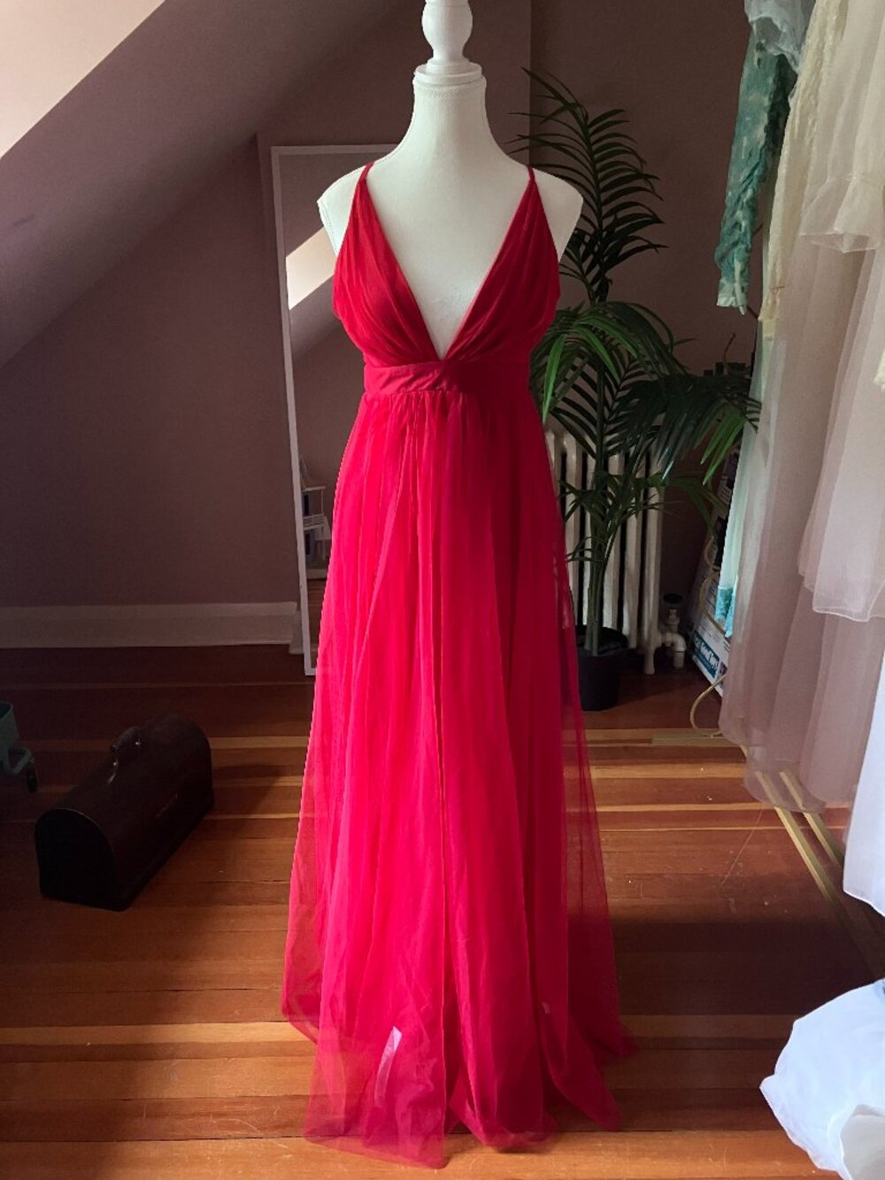 Red formal prom graduation dress long maxi deep V tulle chiffon gown